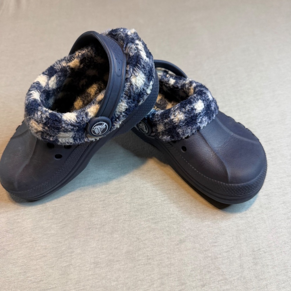 Crocs Classic Lined Clog Navy Blue Plaid Fleece Kids Size 10 C 11